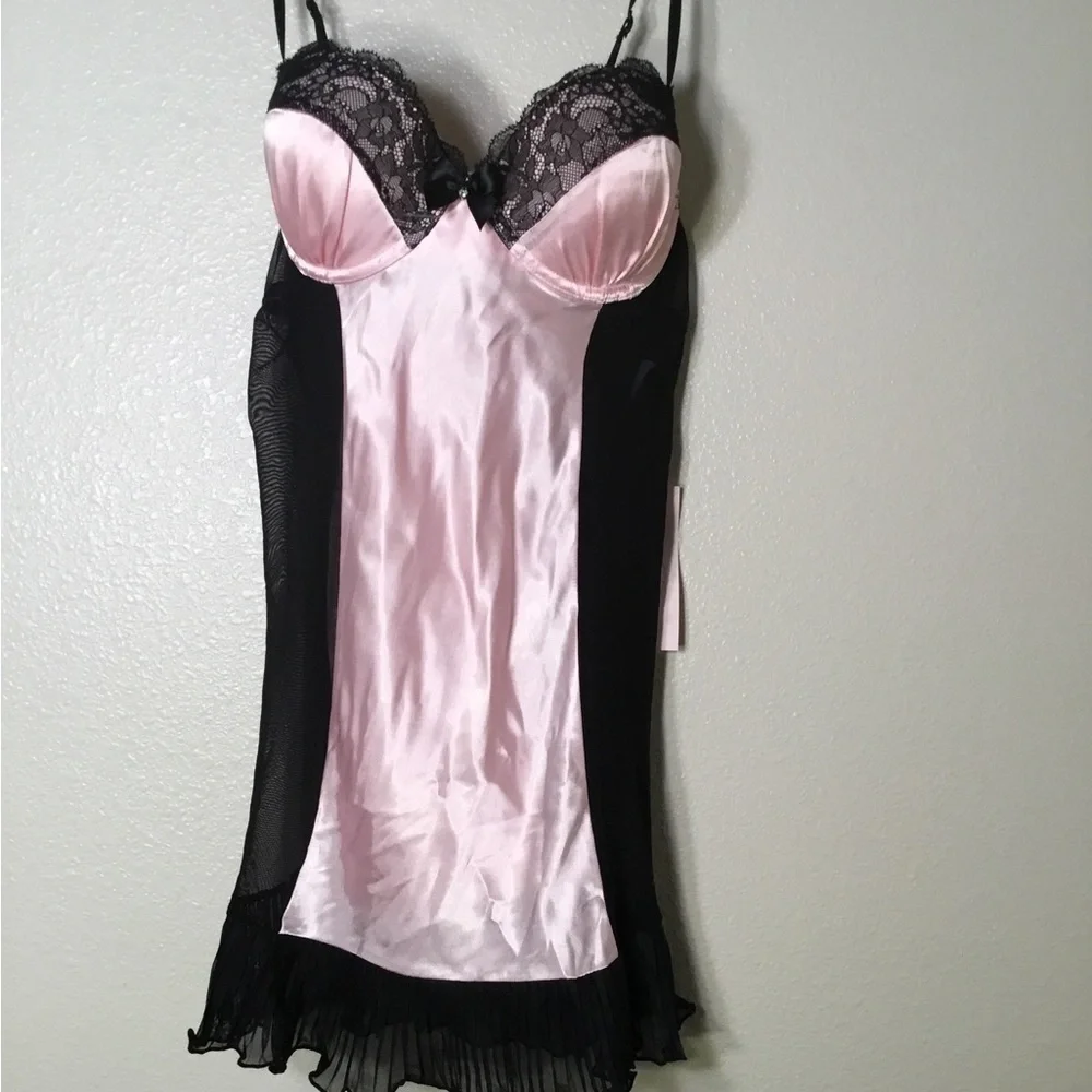 NWT 2 PIECES LINEA DONATELLA PINK LINGERIE‎ SIZE SMALL